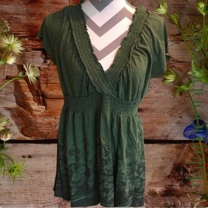 "SWeet"   Cute green blouse